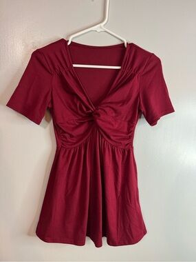 Amazon Women's Short Sleeve Burgundy Twist Front Tunic Top Size Small